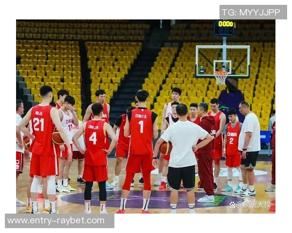 李根的篮球之路：从默默无闻到闪耀赛场的传奇故事